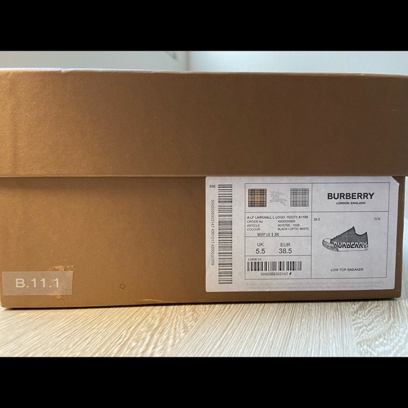 Burberry low top sneaker - Picture 3 of 12